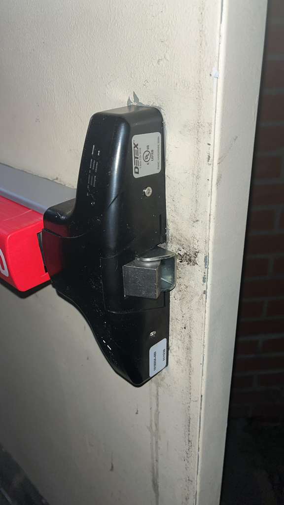Commercial lockout service Arlington